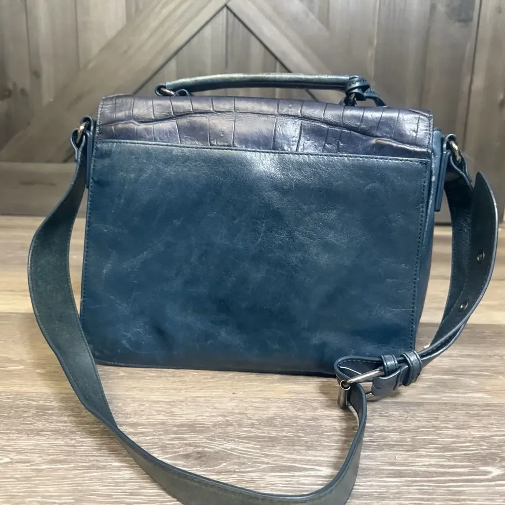 Badgley Mischka Green Croc Embossed Leather Flap Satchel purse Hobo